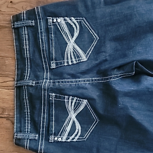 Like New ROZ&ALI Jeans Size 8 R - Picture 4 of 6